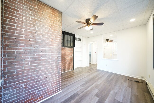Photo - 402 N Church St Unit 2