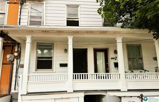 Photo - 305 E Union St
