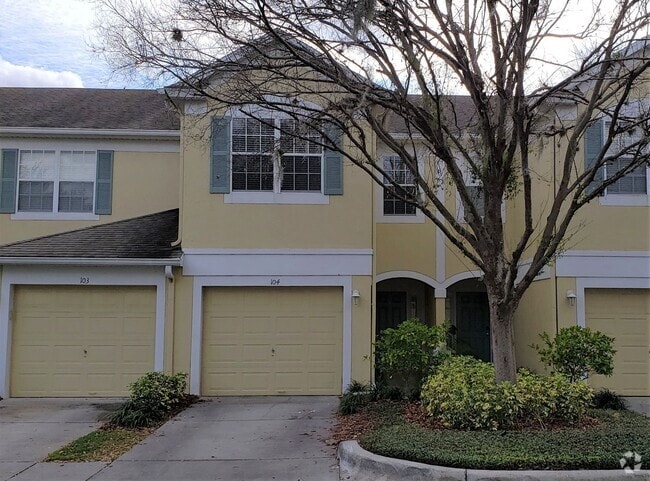 Building Photo - 2-story Spacious Townhome - Gated Communit...