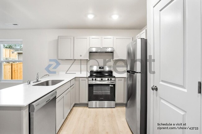 Photo - 13516-13193 193 St E