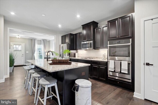 Photo - 1215 Benjamin Dr