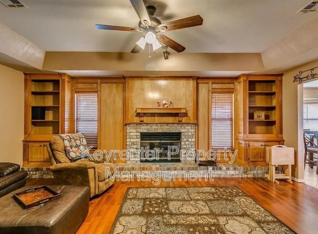Photo - 8301 Azurewood Dr