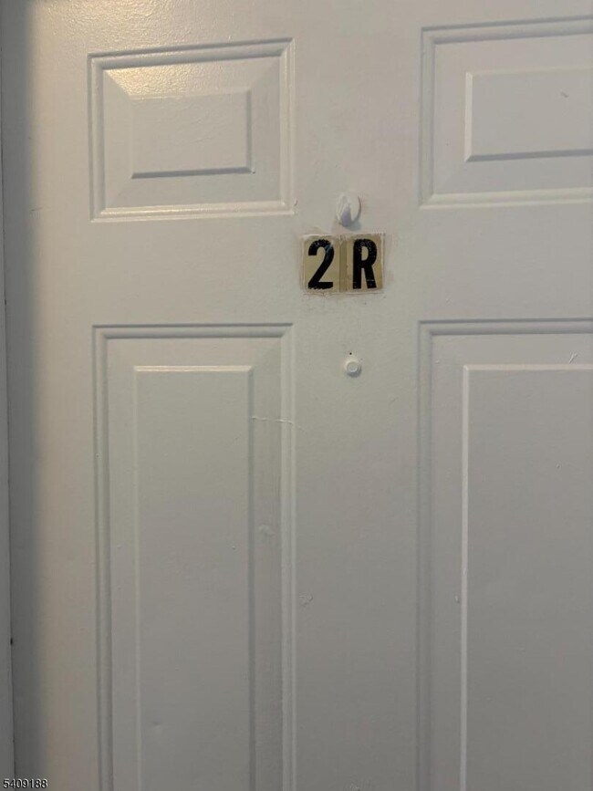 Building Photo - 3 Mass Ct Unit 2R