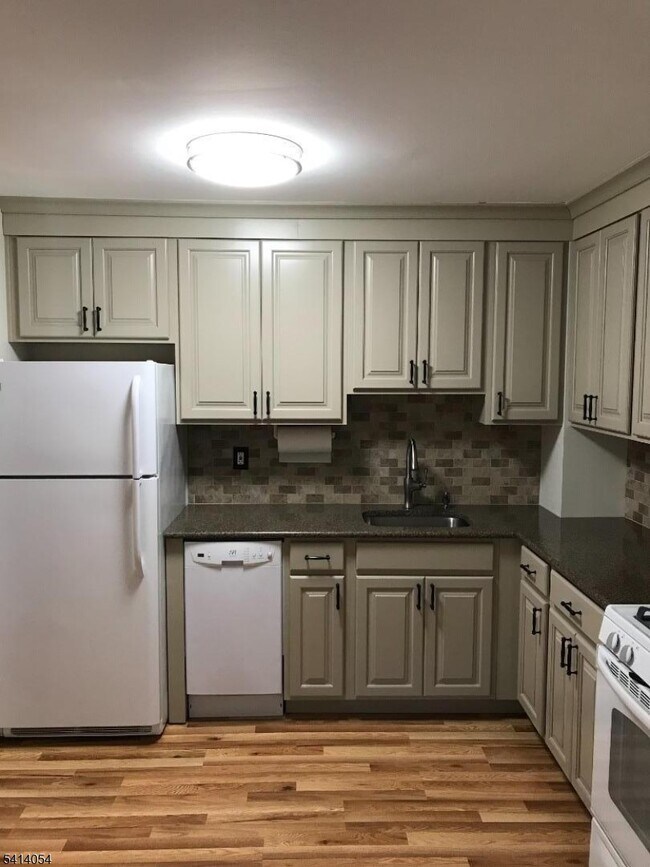 Photo - 819 Cricket Ln