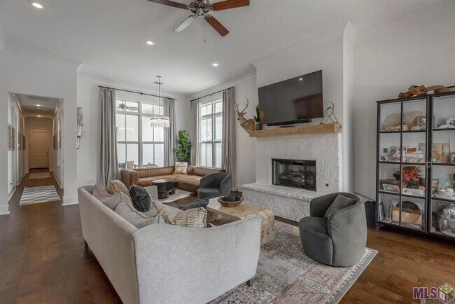 Photo - 5139 Cheneau Ln