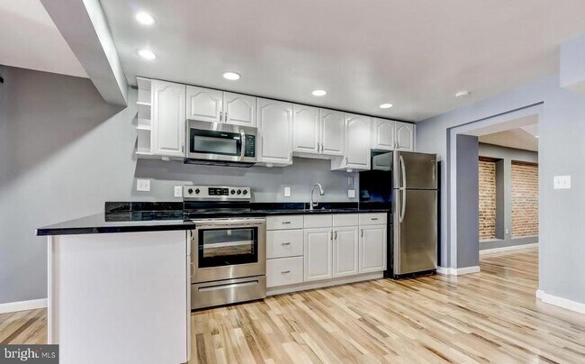 Photo - 1049 S Charles St