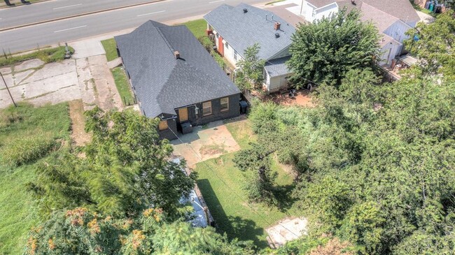 Photo - 1421 NE 8th St