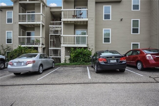 Photo - 114 E 31st St Unit 204