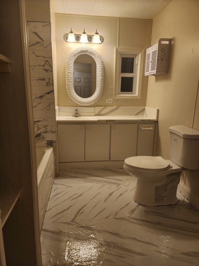 Building Photo - 4106 Rhine St