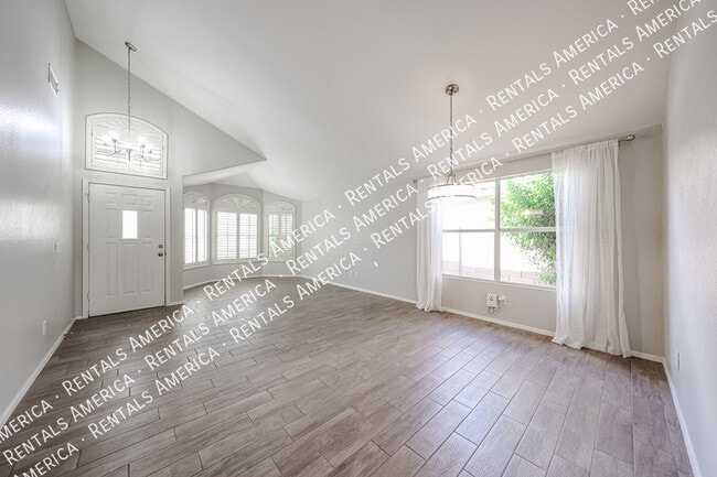 Photo - 153 S Garnet Rd