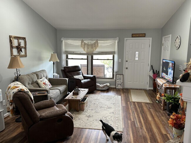 Photo - 303 St John Rd