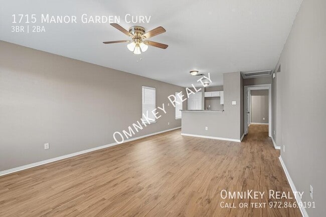 Photo - 1715 Manor Garden Curve