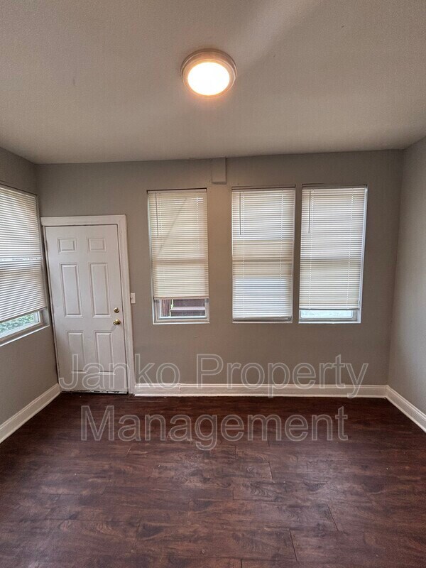 6738 S Prairie Ave Unit 1