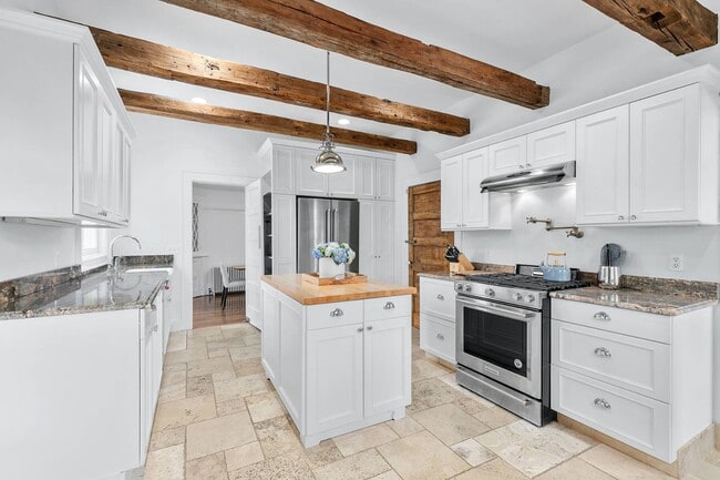 Photo - 336 Bluff Rd