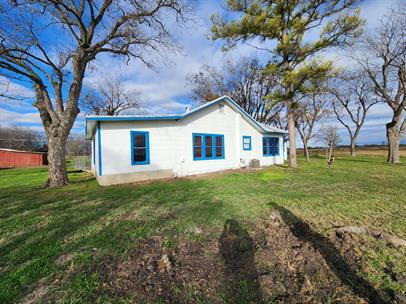 "Charming 3-Bedroom Home in LaCoste, TX – Cozy 1216 Sq Ft with Full Bath!"