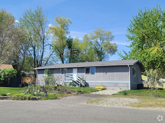 Building Photo - 1005 Jonah Ln Rental