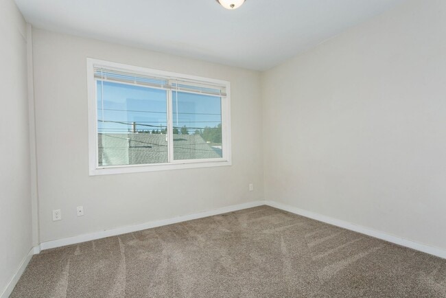 Building Photo - 5220 S Tacoma Way Unit A