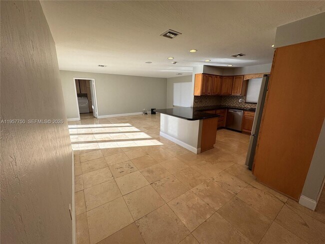 Photo - 5920 SW 14th St