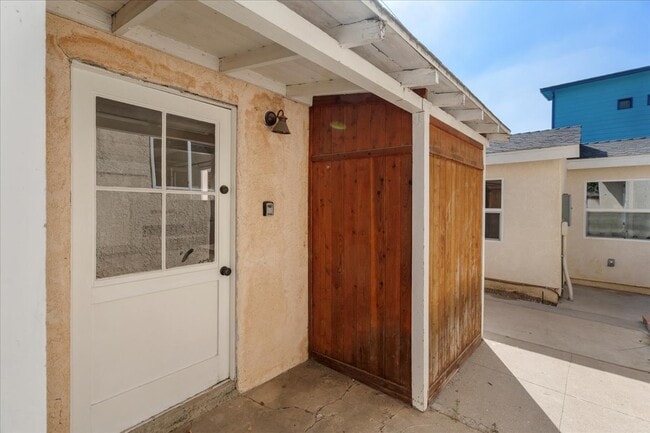 Photo - 4044 Huron Ave