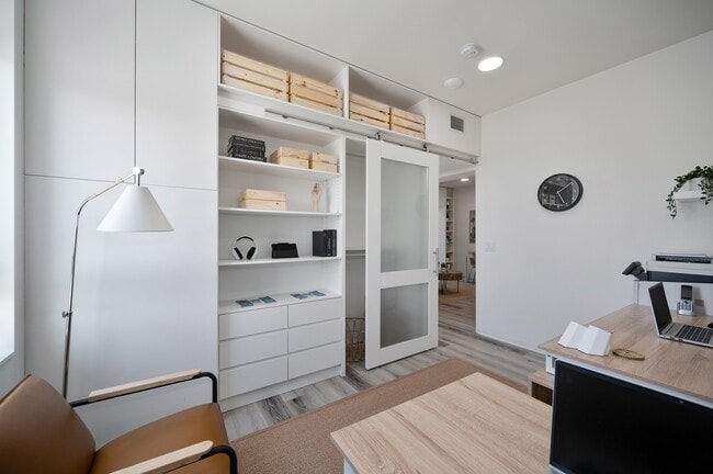 2911 Adams