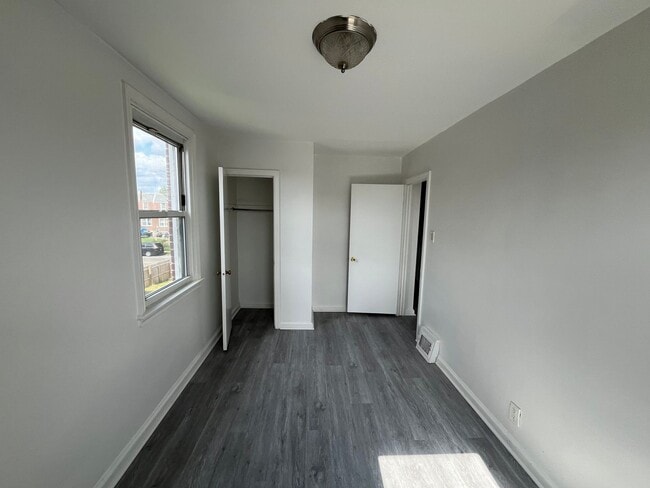 Photo - 7129 Large St