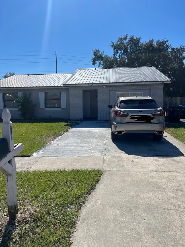 Building Photo - 5860 Mattox St