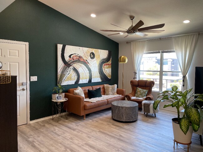 Photo - 9620 W Russell Rd Unit 2029