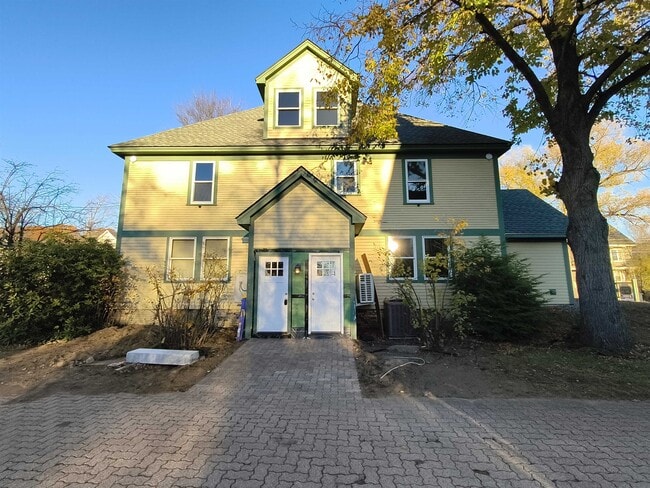 Building Photo - 386 Union Ave Unit 2