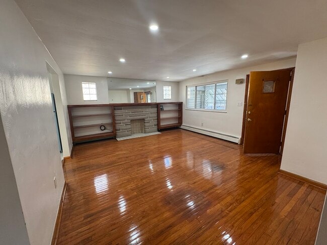 Photo - 1641 Jancey St