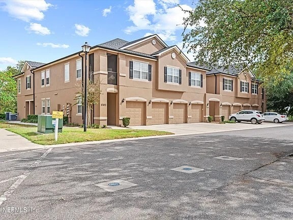 Photo - 12301 Kernan Forest Blvd Unidad 1702