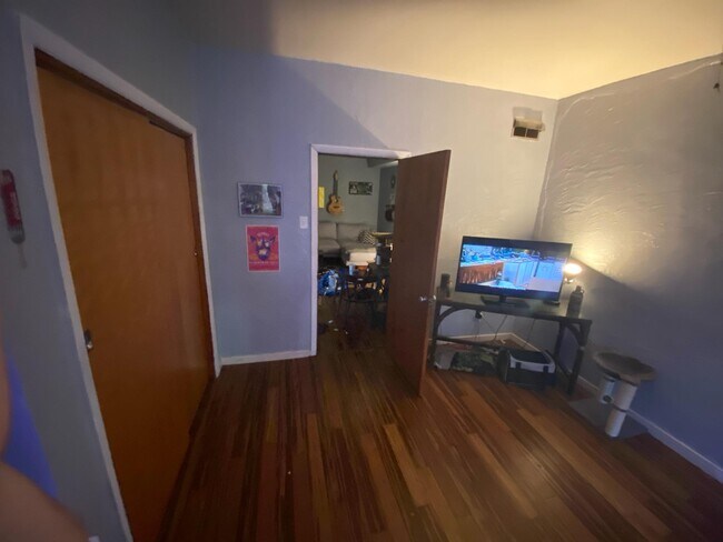 Photo - 1401 Sarah St