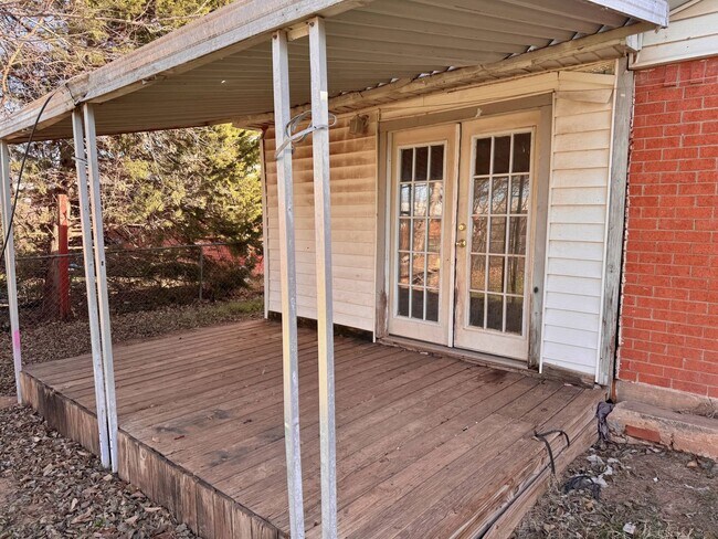 Photo - 3 Bed 1.5 Bath In City View