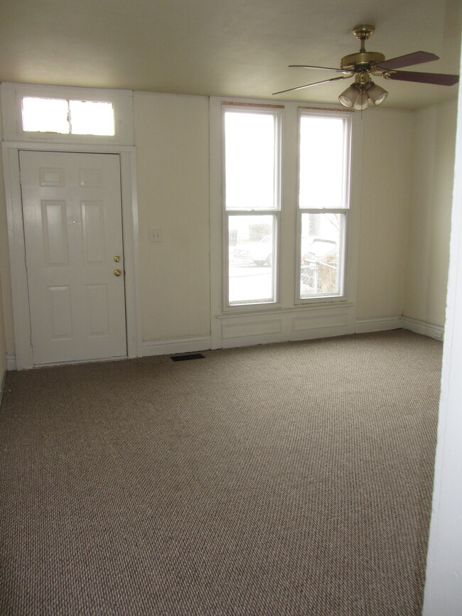 Photo - 606 E Kentucky St