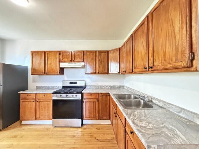 4251 W Haddon Ave Unit 3
