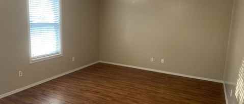 Photo - 2222 Norwich Ave