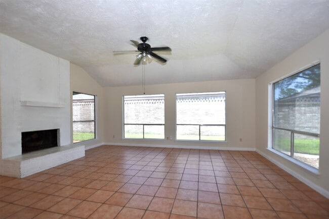Photo - 16222 Queensdale Dr