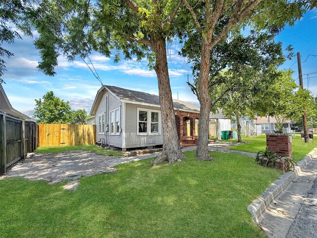 Photo - 304 Stimson St