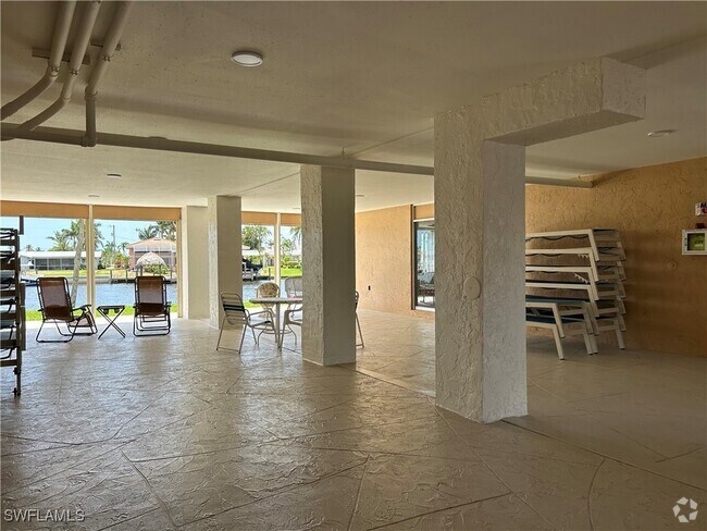 Building Photo - 4260 SE 20th Pl Unit 206 Rental