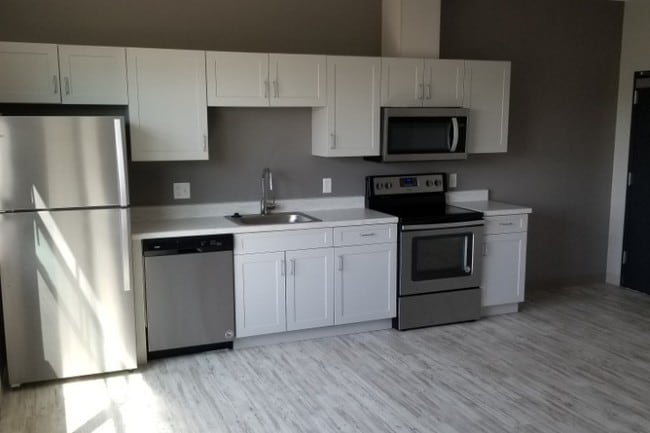 Photo - Leo & Alpine