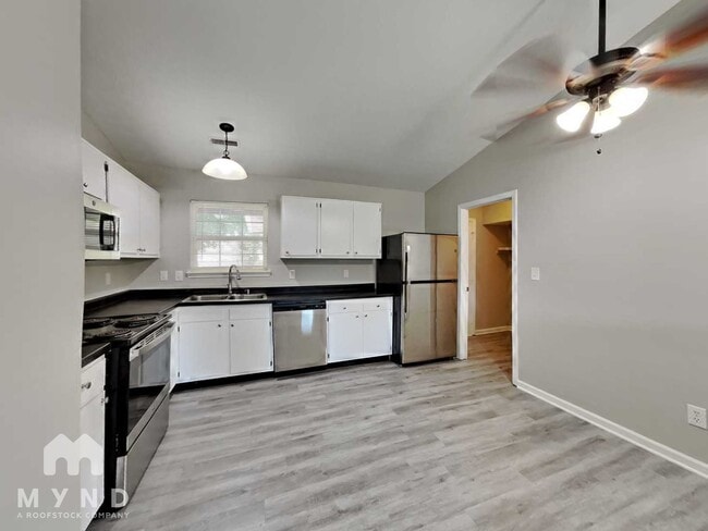 Photo - 447 Ashby Dr