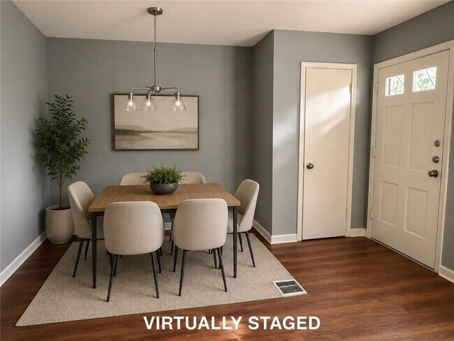 Photo - 1821 Sandringham Dr SW