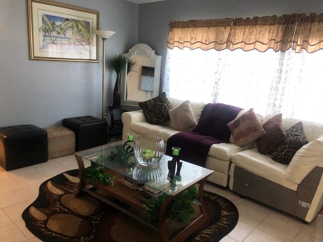 Photo - 546 Monticello Ave