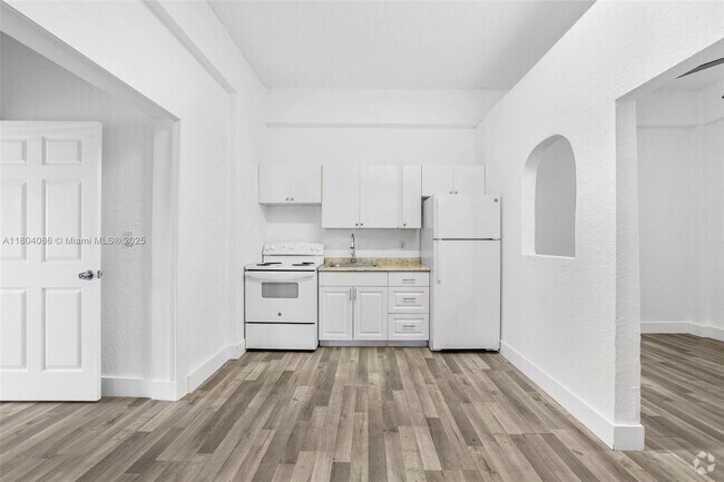 Building Photo - 2300 W Flagler St Unit 22 Rental