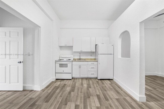 Photo - 2300 W Flagler St Apartment Unit 22