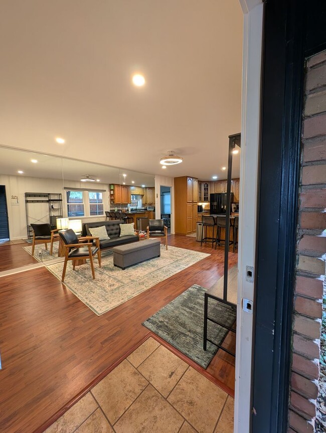 4421 Cedar Mountain Dr