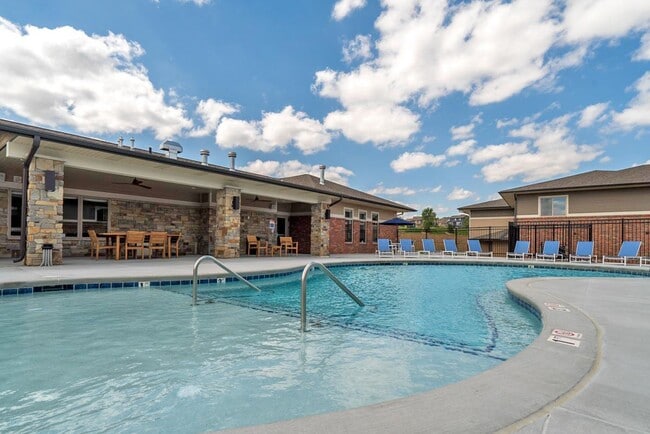 Building Photo - The Villas at Falling Waters Rental