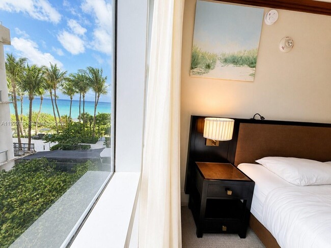 Building Photo - 6801 Collins Ave Unit 309