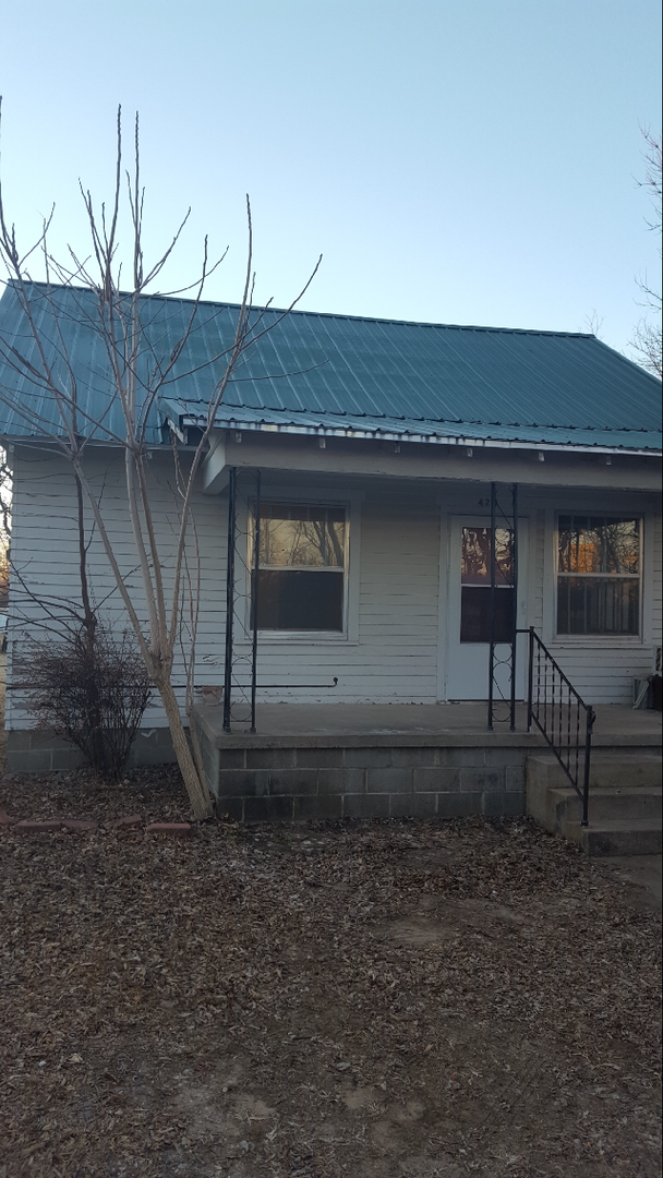 $650 - 2 bed 1 bath - Single Family Home - $650 - 2 bed 1 bath - Single Family Home