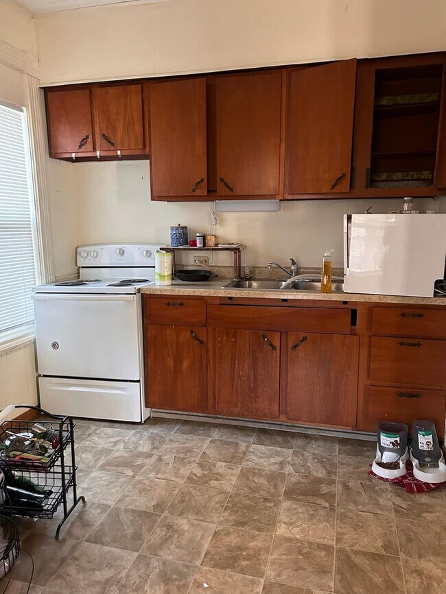 819 Barland St Apartment Unit 819 Barland Eau Claire, WI