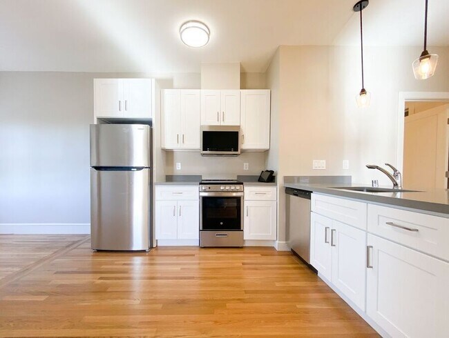 Photo - 1862 Arch St Unit 6